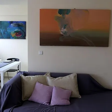 Apartment Fly Me To The Moon!